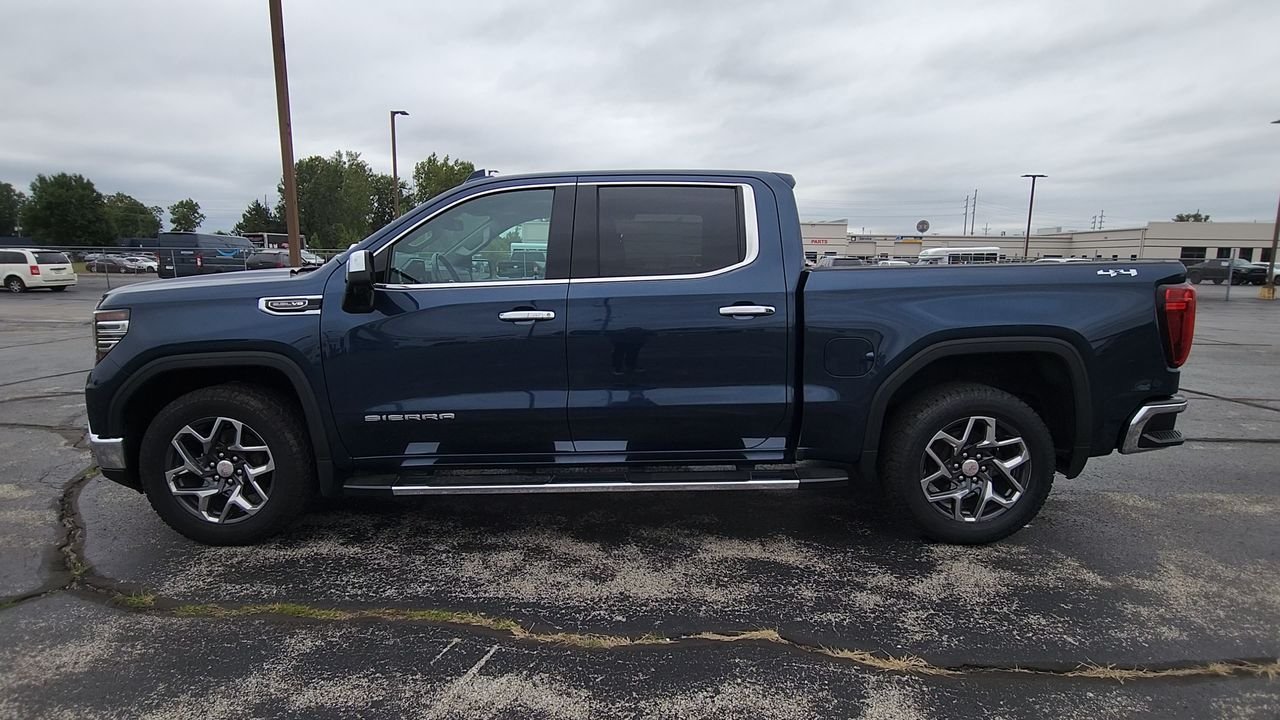Used 2022 Blue GMC SLT image 5