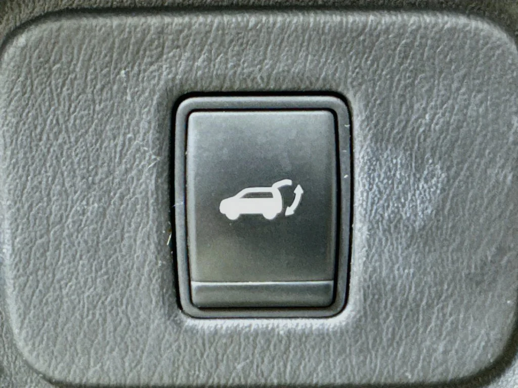 Used 2013 Dark Slate Nissan SL image 33