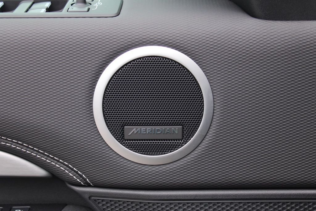 Used 2025 Blue Land Rover Dynamic SE image 14