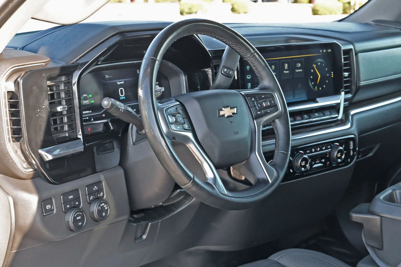 Used 2023 White Chevrolet LT image 12