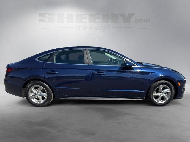 Used 2021 Blue Hyundai SE image 11