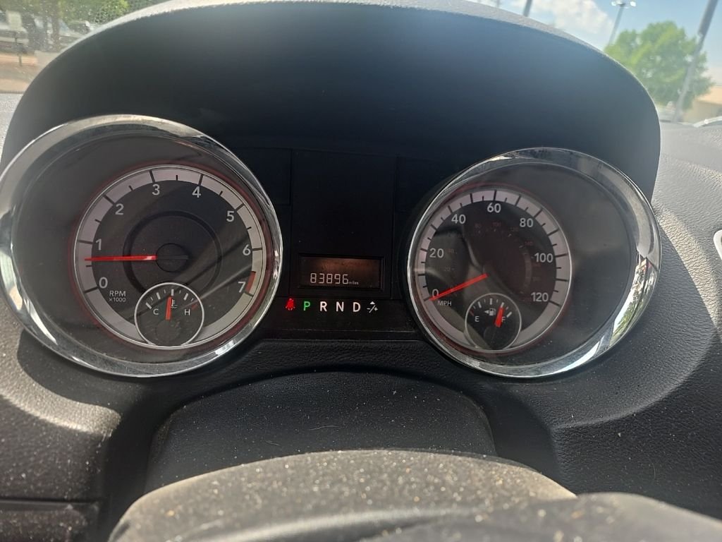 Used 2019 Silver Dodge SXT image 12