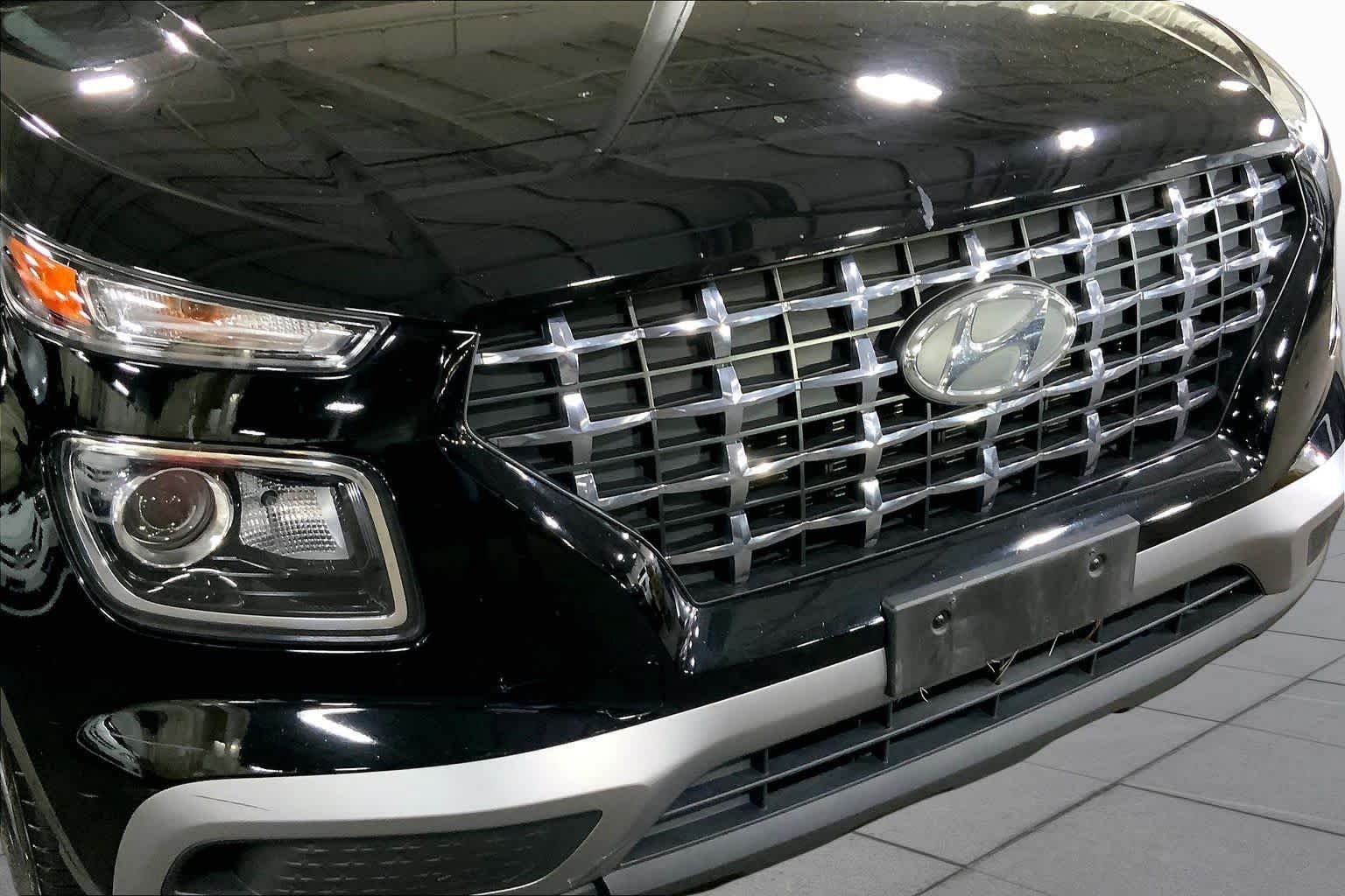 Used 2022 Black Noir Pearl Hyundai SEL image 58