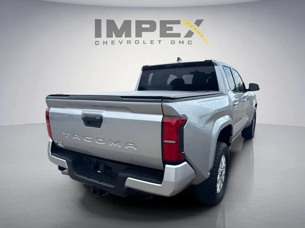 Used 2025  Toyota SR image 5