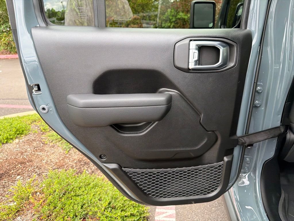 New 2026 Anvil Clear-Coat Exterior Paint Jeep Mojave image 29