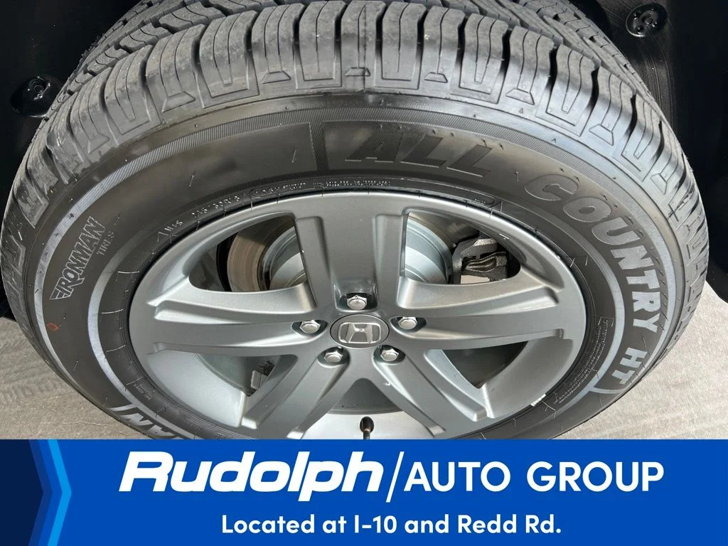 Used 2023 White Honda RTL image 26