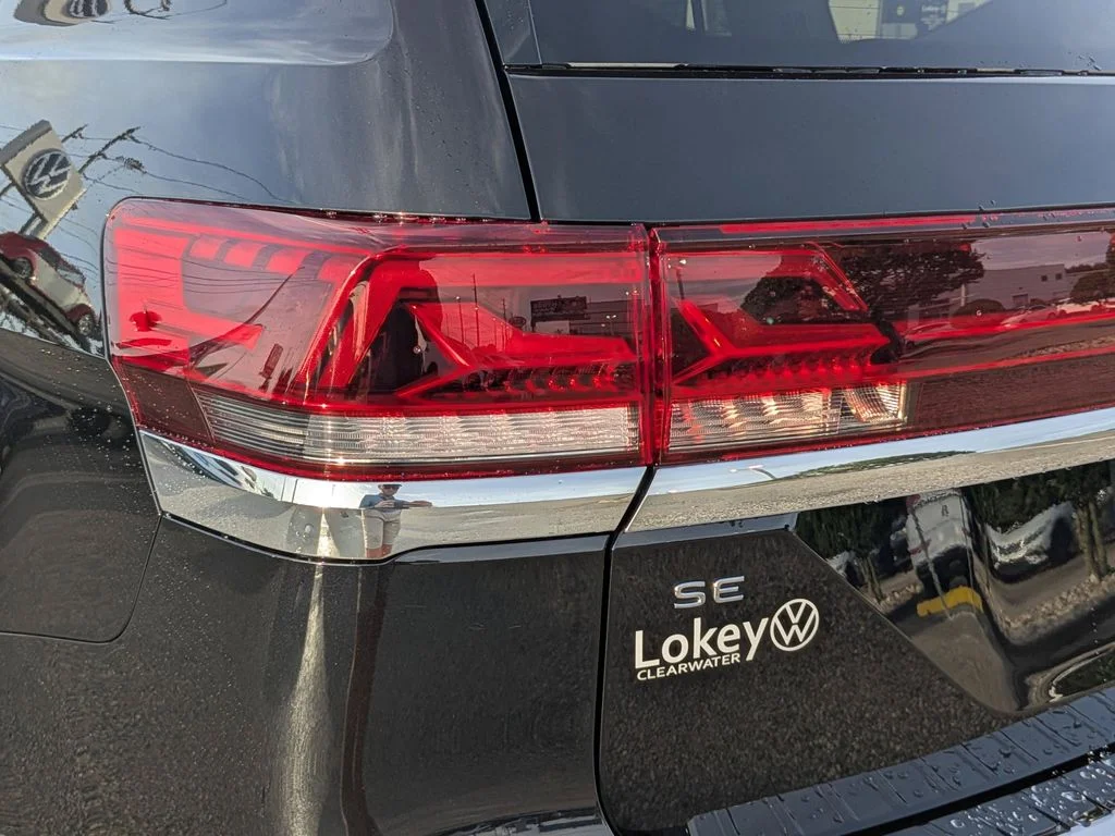 New 2026 Black Volkswagen 2.0T SE w/Technology image 9