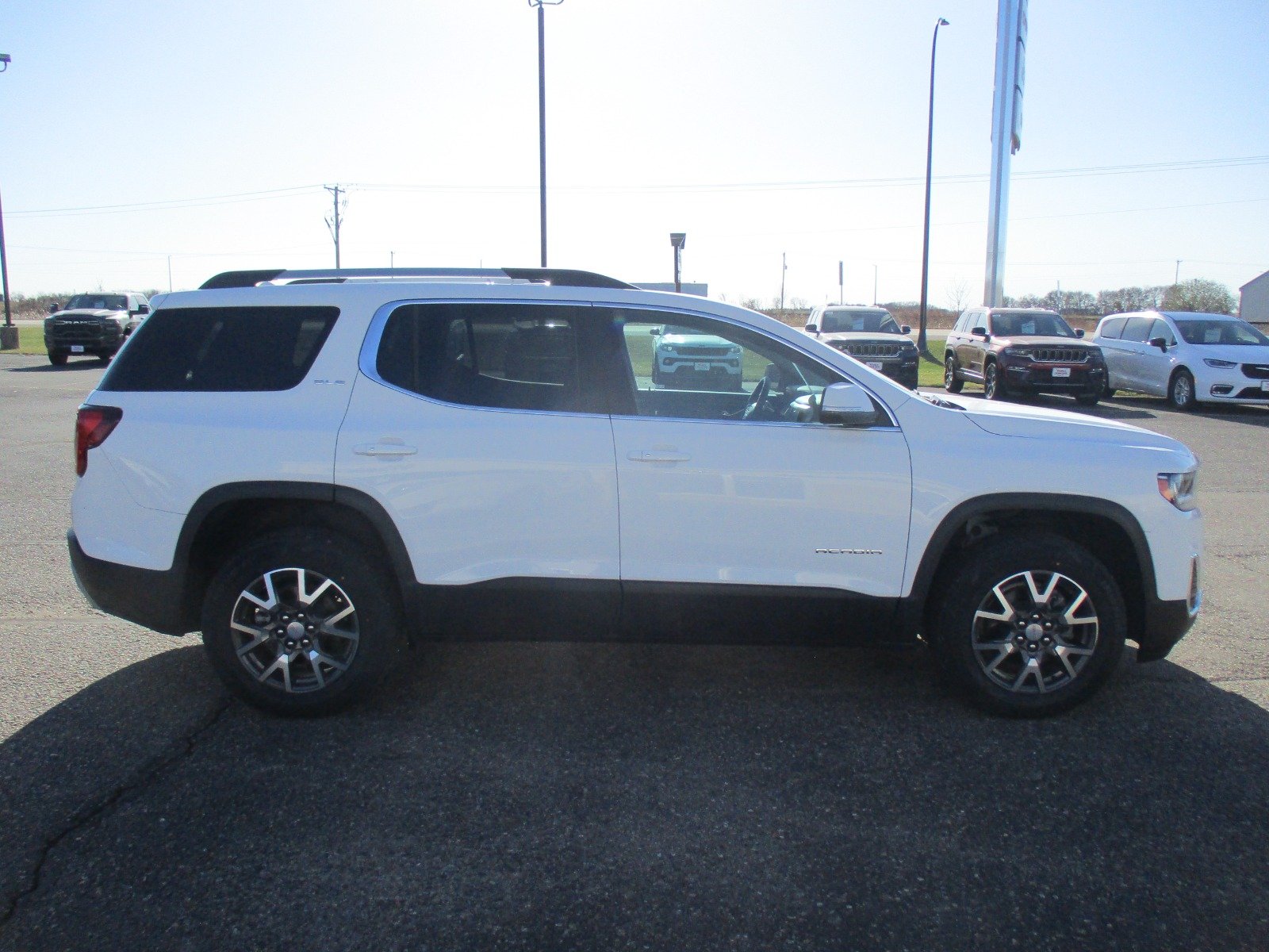Used 2023 WHITE Gmc Sle image 8