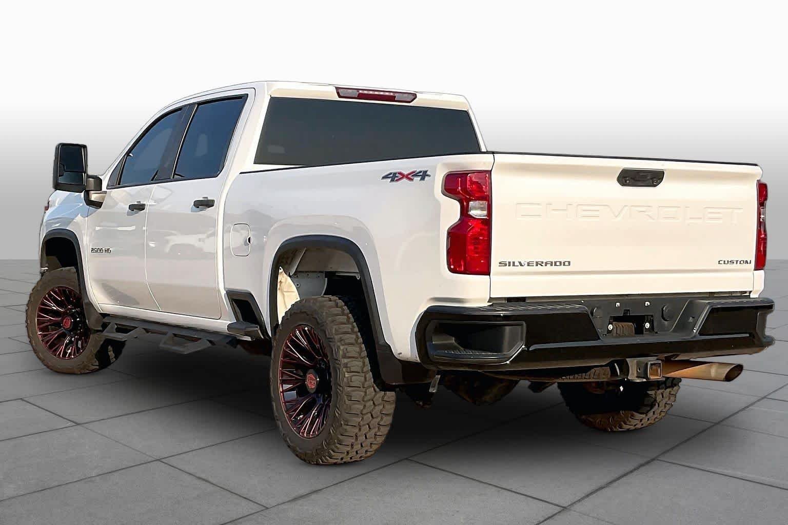 Used 2022 Summit White Chevrolet Custom image 12