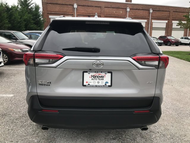 Used 2021 Silver Sky Metallic Toyota XLE image 6