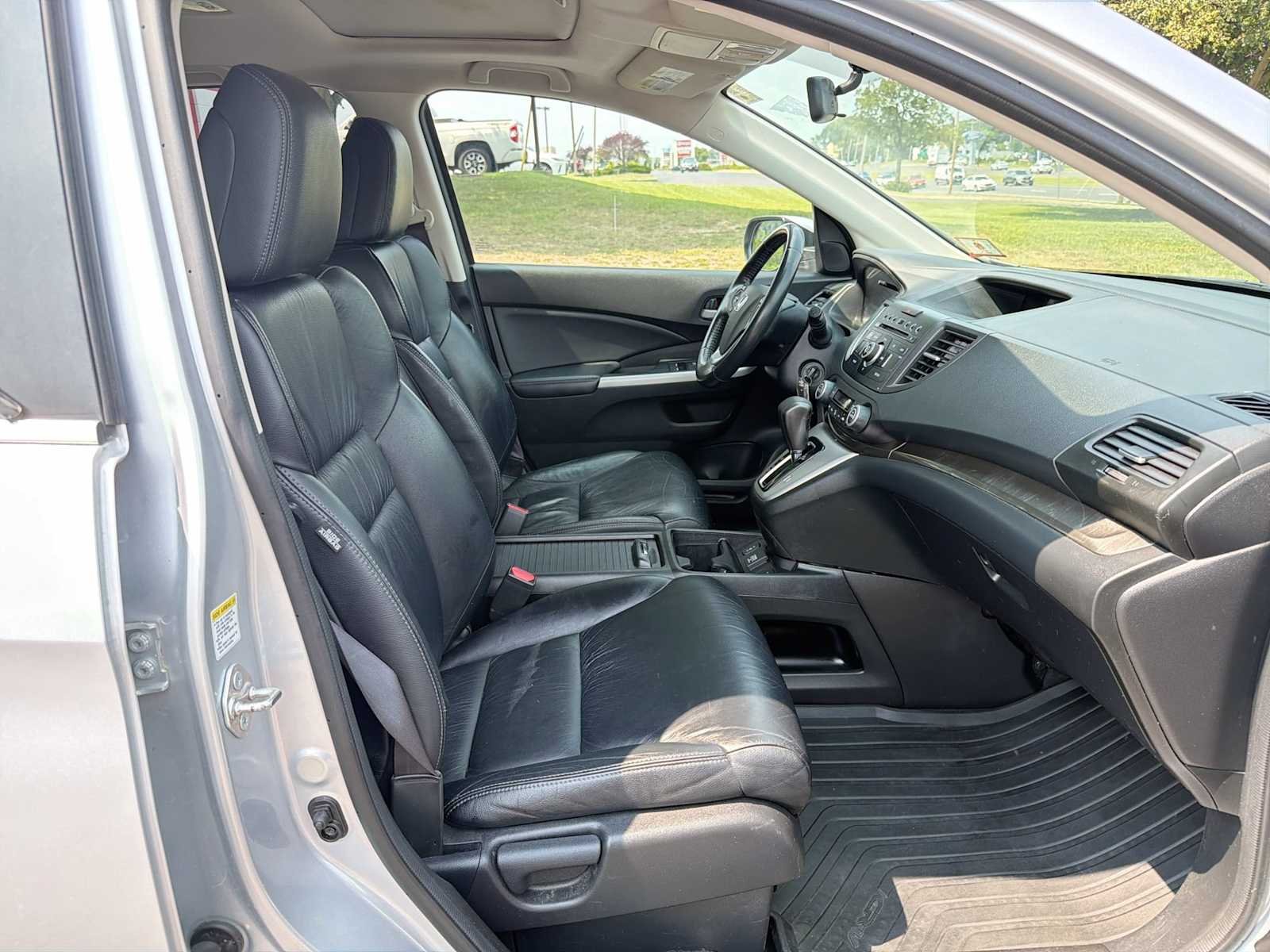 Used 2014 Alabaster Silver Metallic Honda EX-L image 15
