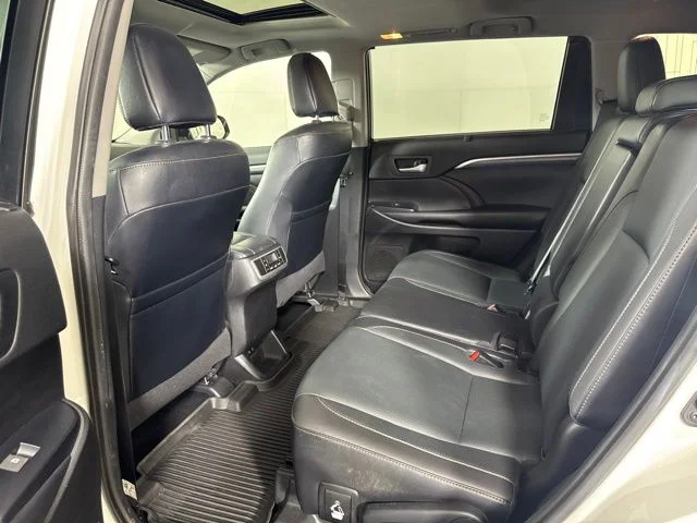 Certified Used 2019 Blizzard Pearl Toyota Limited image 12