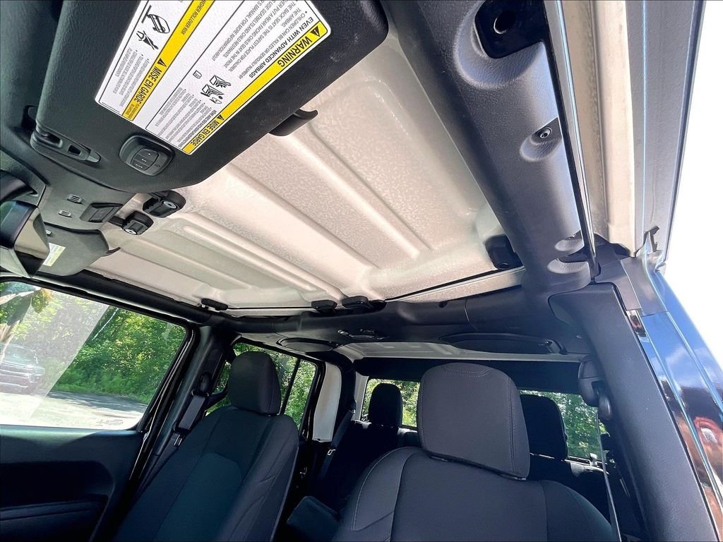Used 2022 Black Jeep Sport image 5