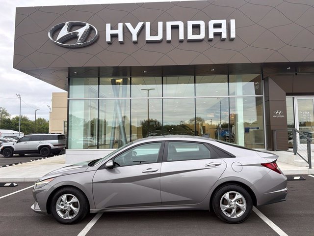 2023 Hyundai Elantra SE