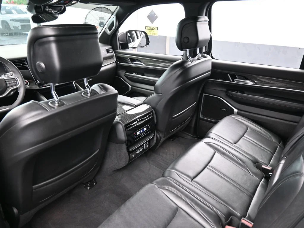 2022 Jeep Wagoneer Series II - Photo 37