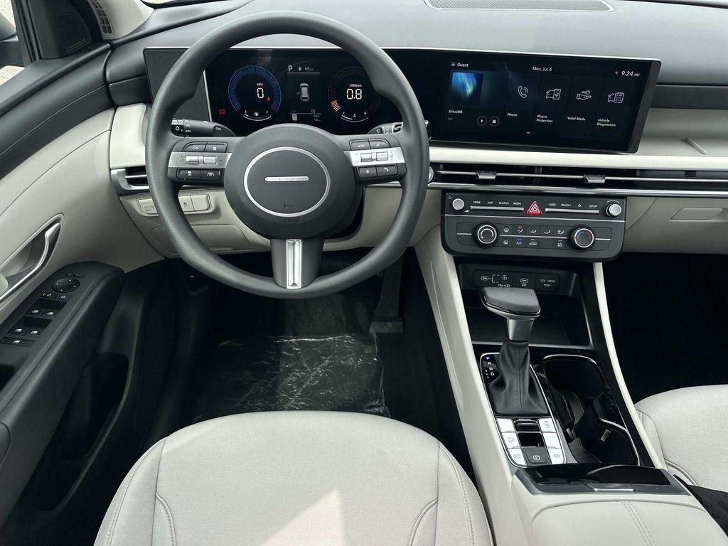 New 2026 Black Hyundai SE FWD image 18