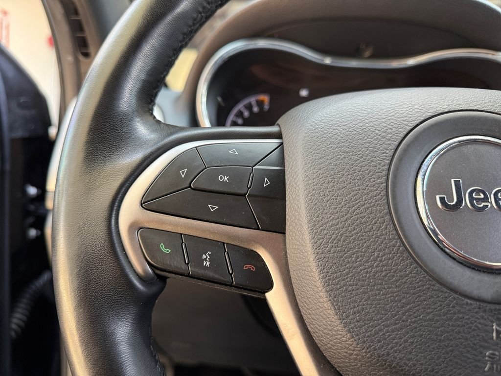 Used 2021 Black Jeep Laredo E image 24