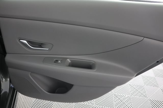 2025 Hyundai Elantra Blue - Photo 26