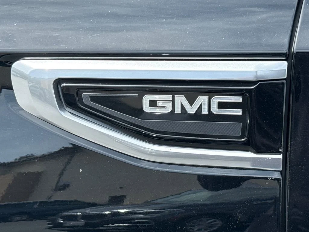 Used 2024 Onyx Black GMC Denali image 6