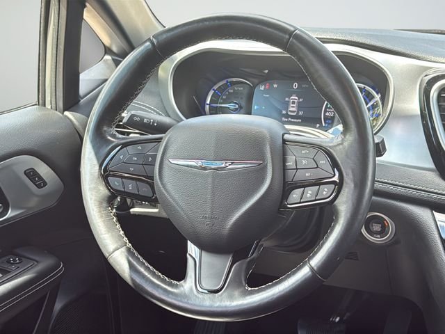 Used 2021 White Chrysler Touring L image 18
