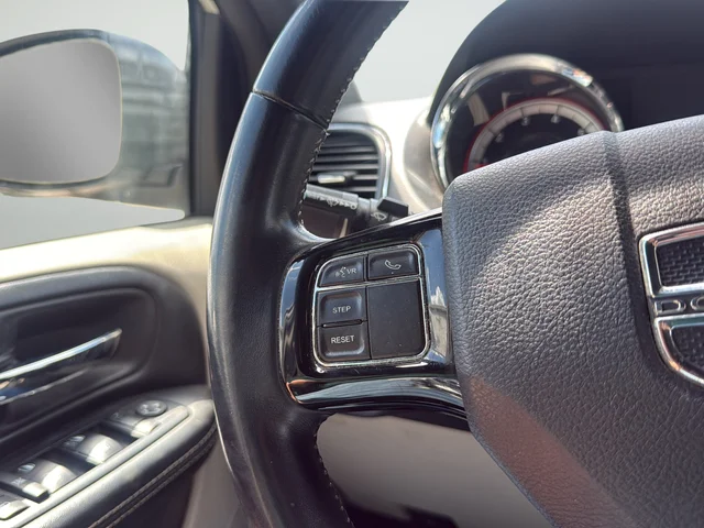 Used 2019 White Dodge SXT image 15