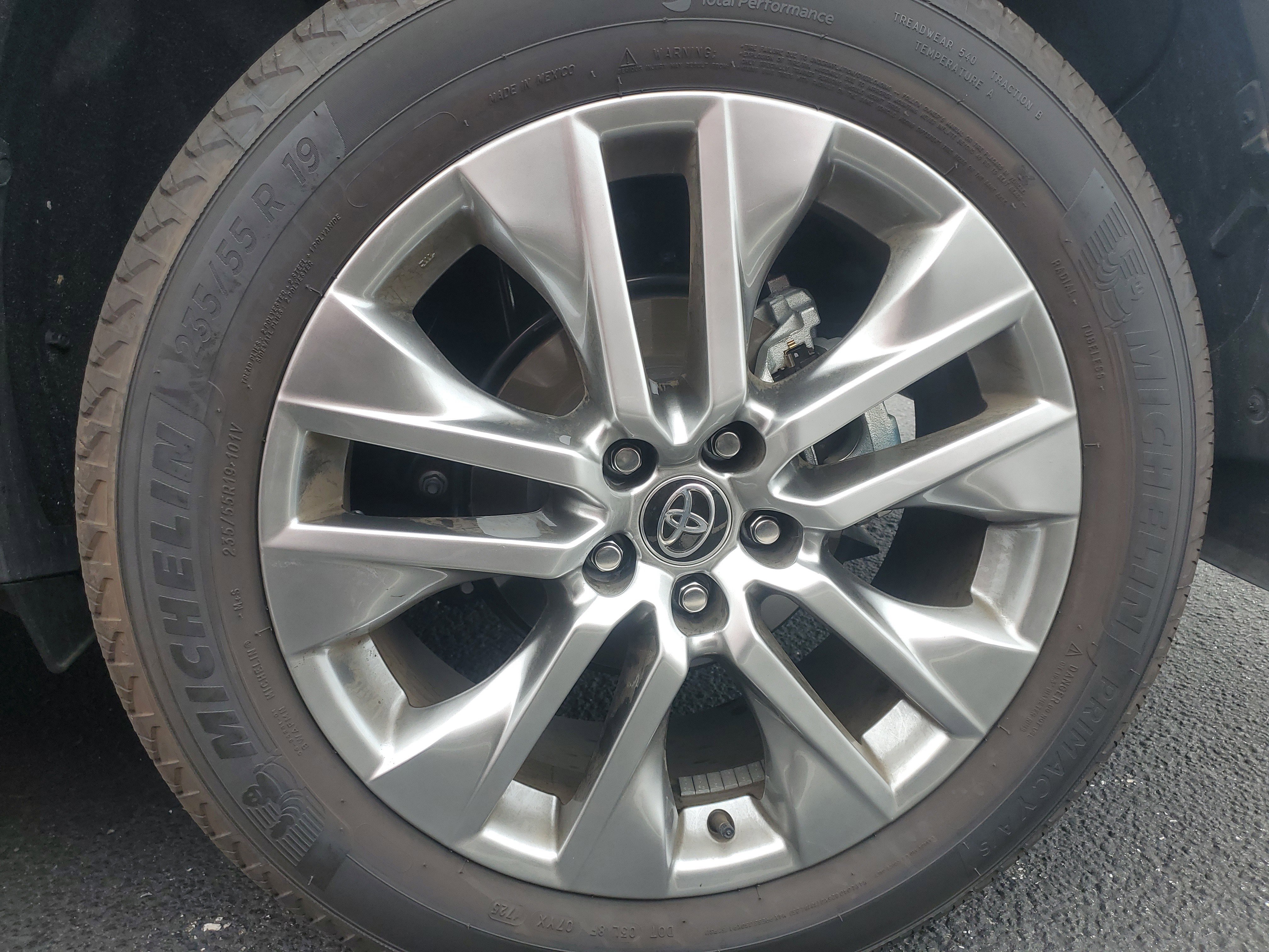 Used 2025 Midnight Black Metallic Toyota XLE Premium image 4