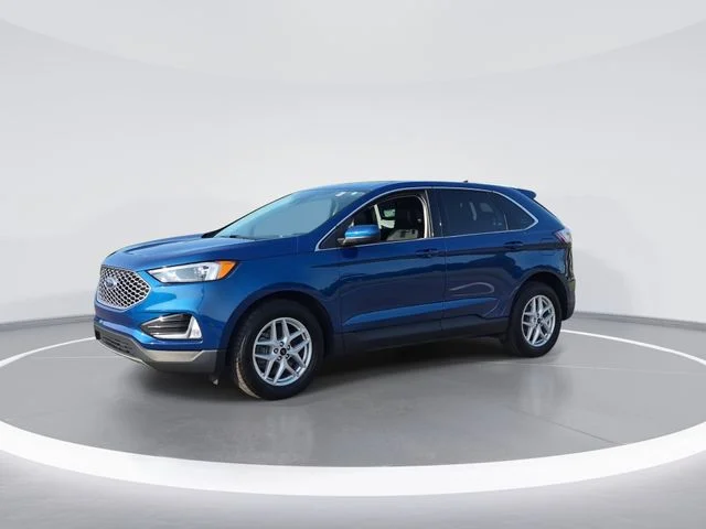 Used 2024 Blue Ford SEL image 4