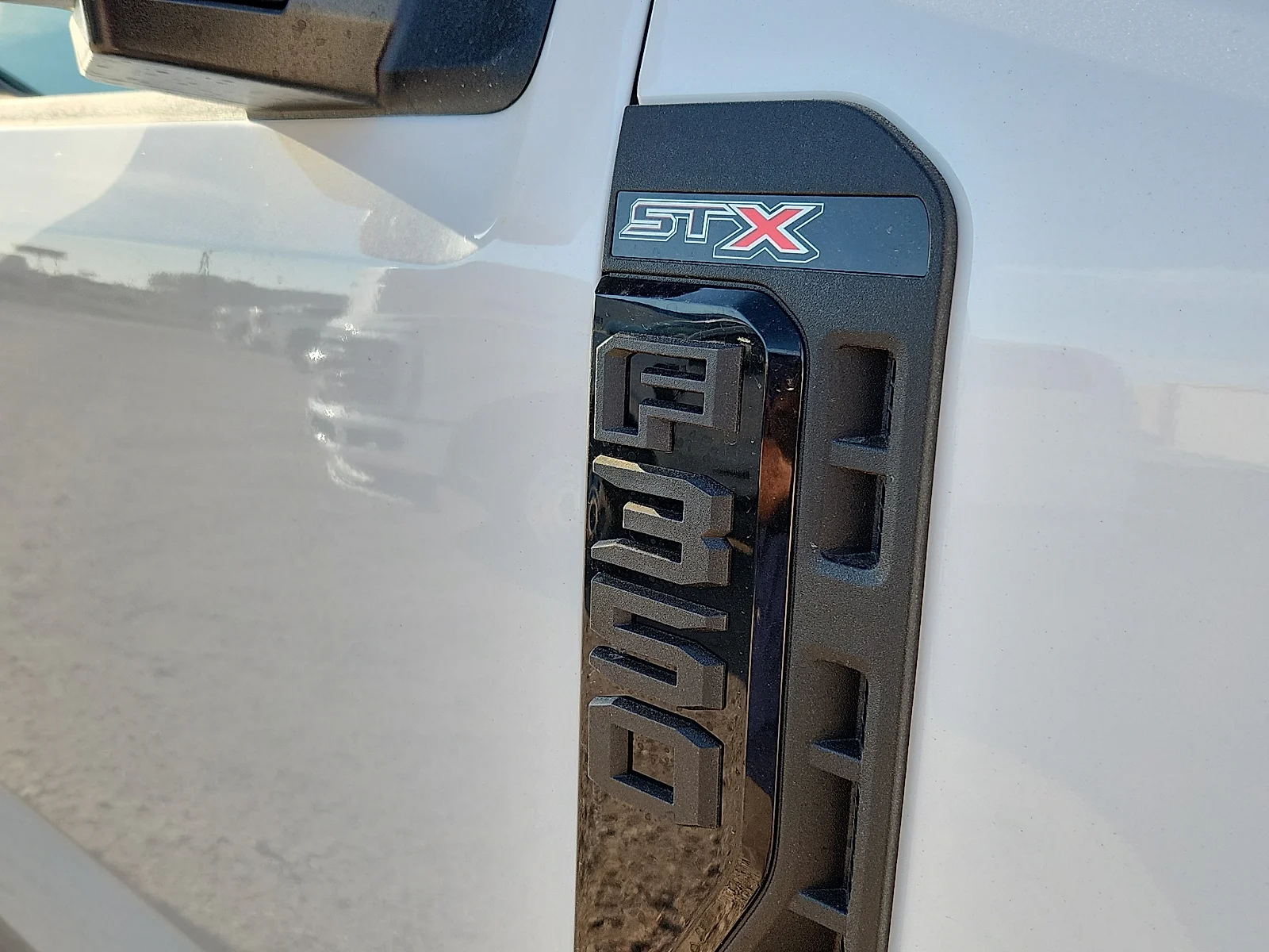 New 2027 Oxford White Ford XL image 10