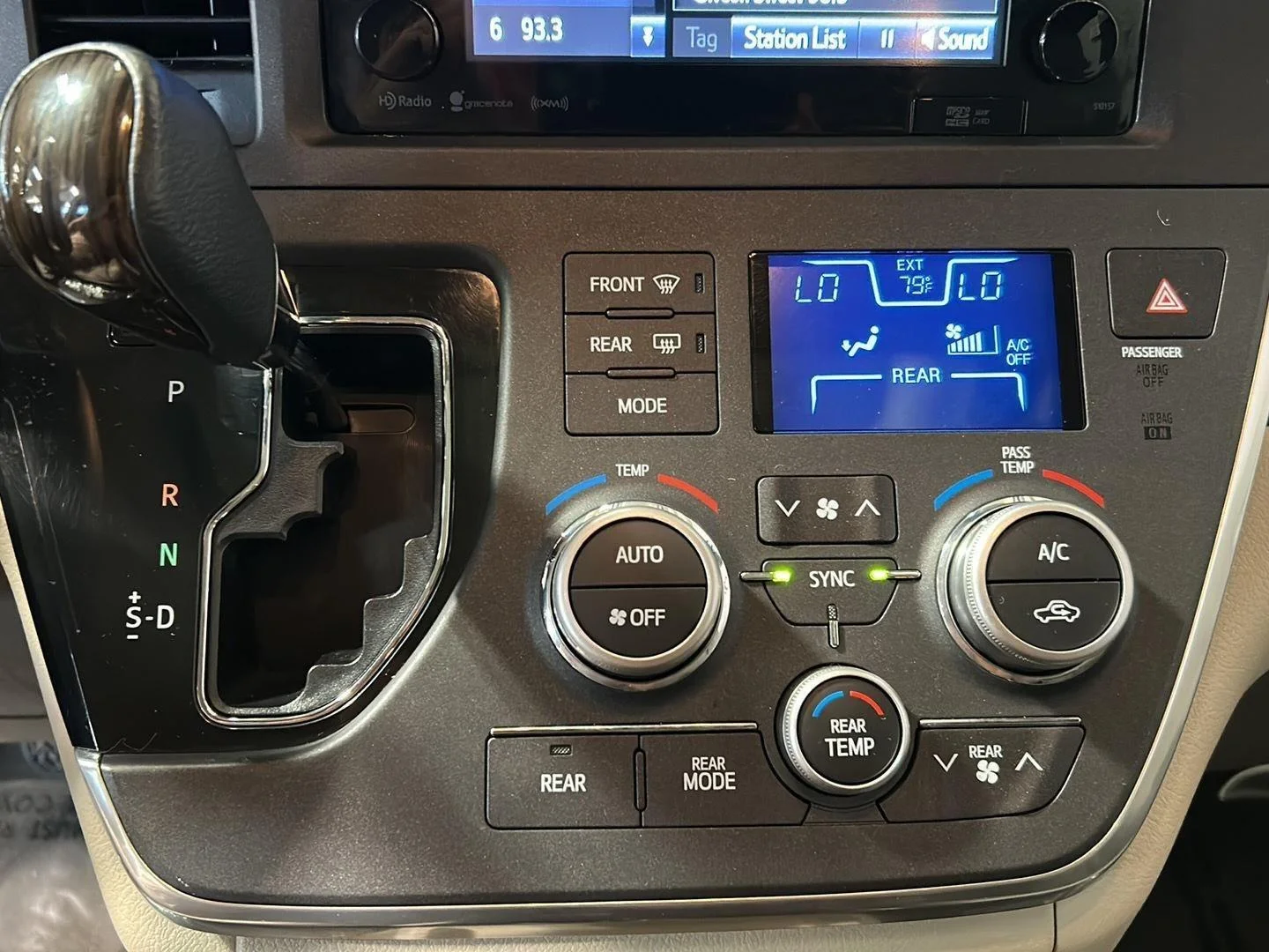 Used 2017 Midnight Black Metallic Toyota XLE Premium image 8