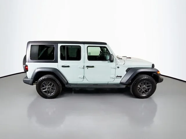 Used 2024 Gray Jeep Sport S image 8