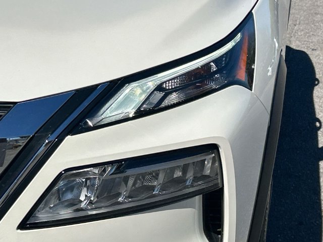 Used 2023 White Nissan SV image 10