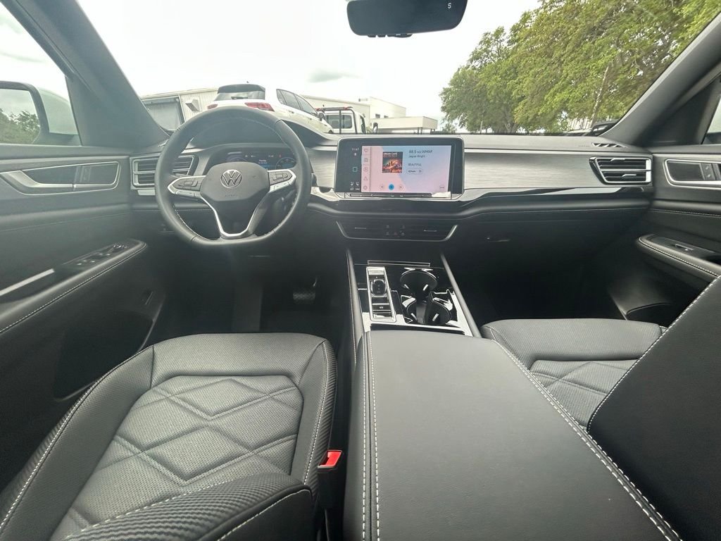 New 2026 White/off-white Volkswagen 2.0T SE w/Technology image 10