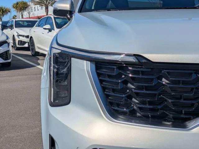 New 2026 Ivory Silver Kia S image 9