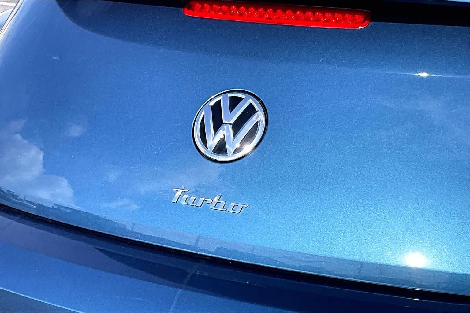 Used 2019 Silk Blue Metallic Volkswagen S image 25
