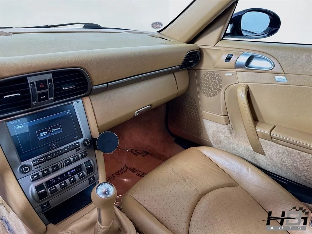 Used 2006  Porsche Carrera image 16