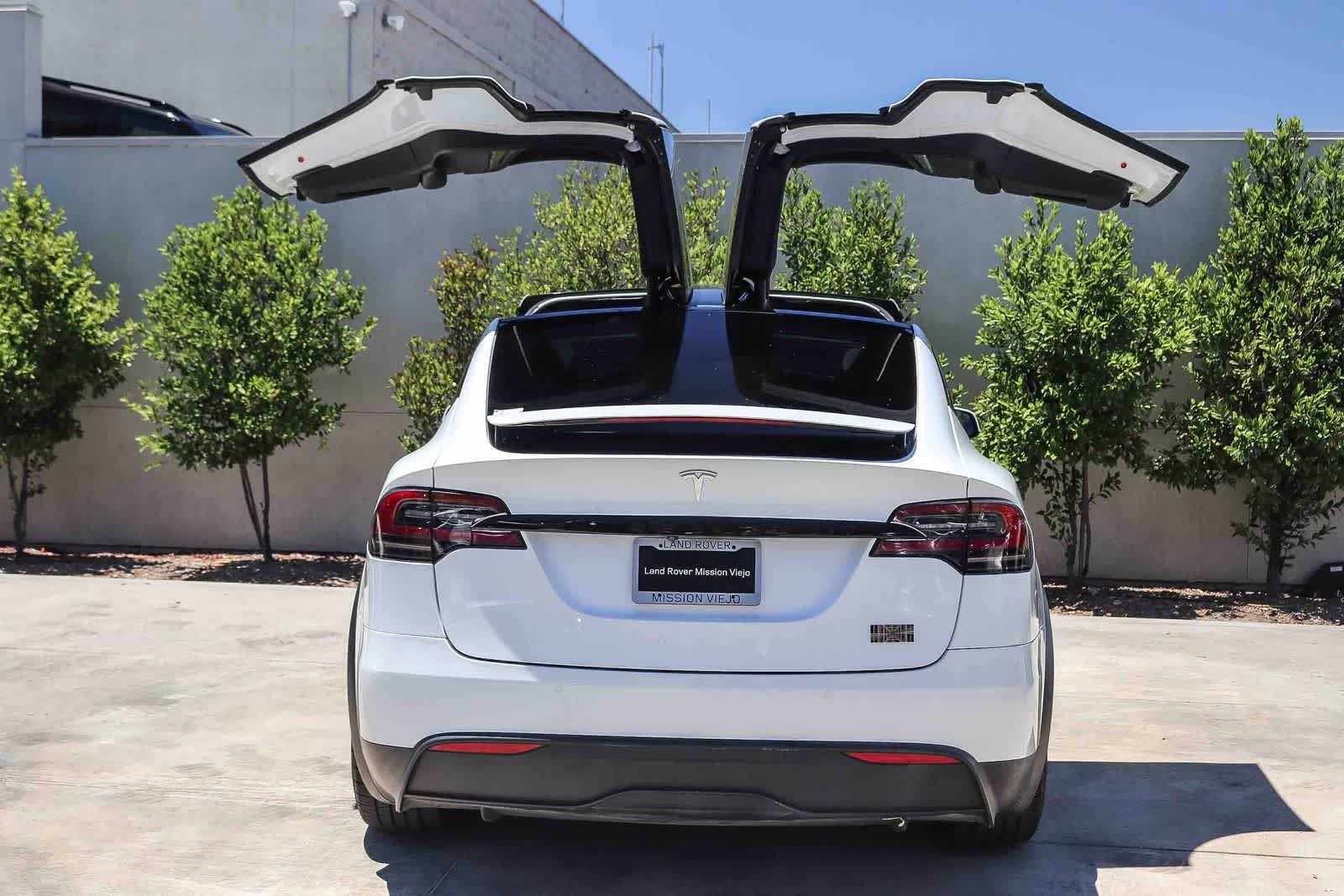 Used 2022 White Tesla Plaid image 18