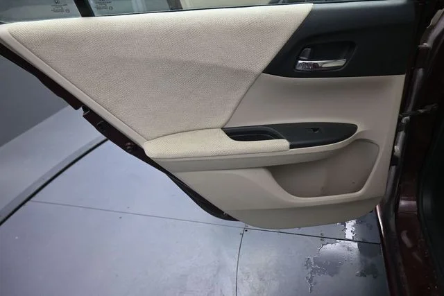 Used 2013  Honda LX image 18