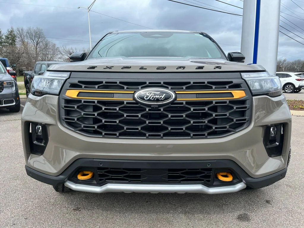 New 2026 Gray Ford Tremor image 2