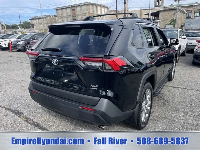 2025 Toyota RAV4 XLE Premium - Photo 9