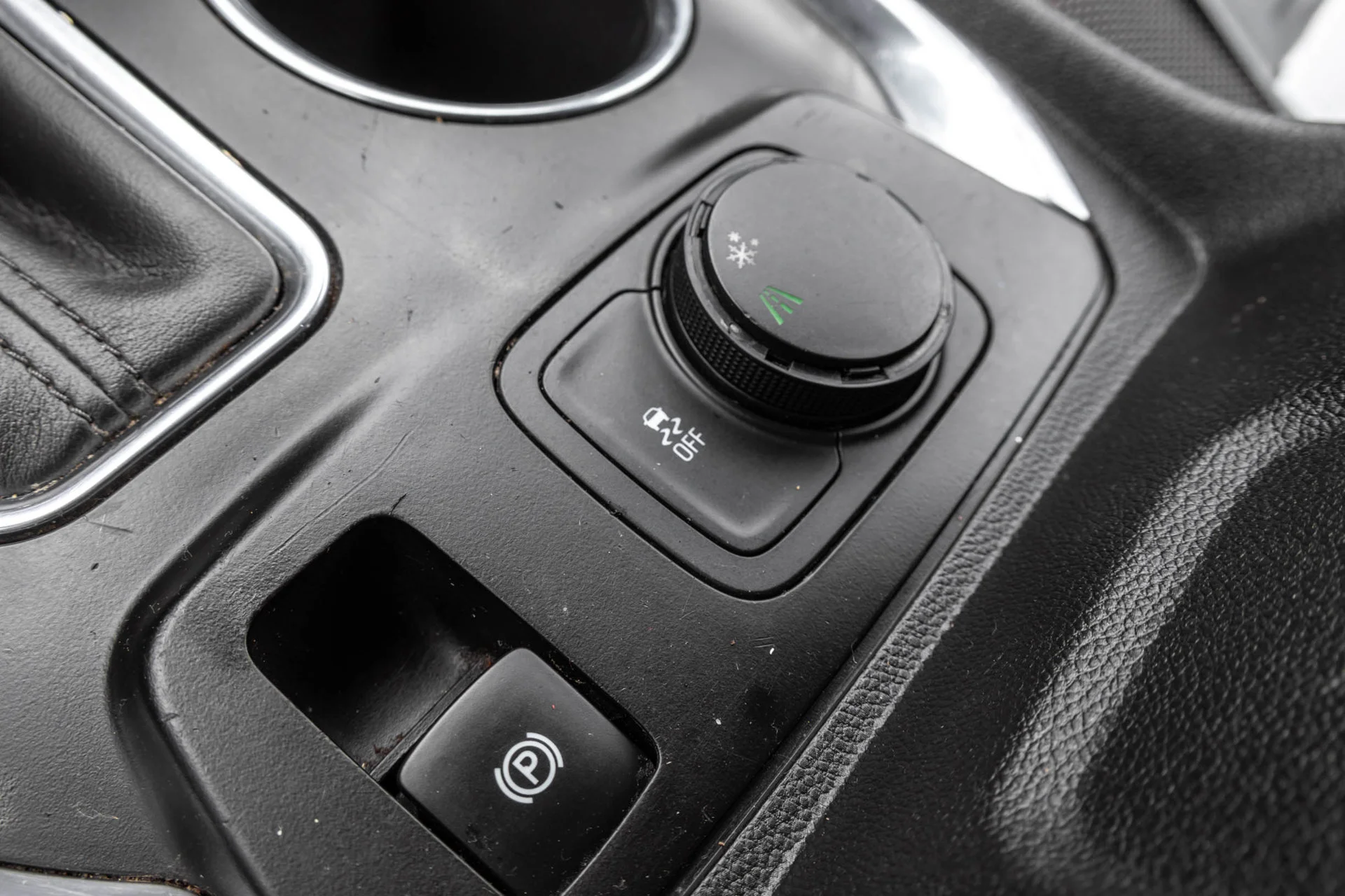 Used 2019 MOSAIC BLACK METALLIC Chevrolet LS image 31