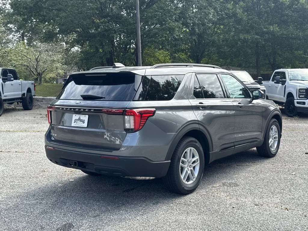New 2026 Gray Ford Active image 7