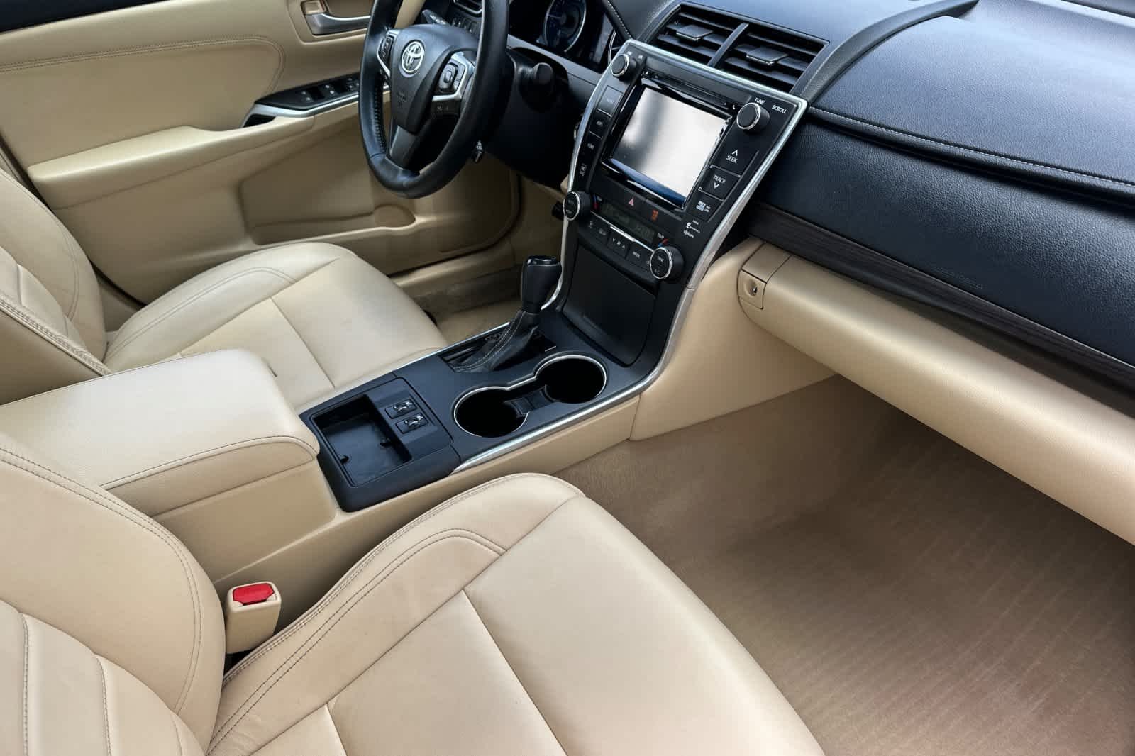 Used 2015 Blizzard Pearl Toyota XLE image 15