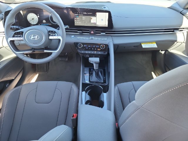2024 Hyundai Elantra SEL - Photo 17