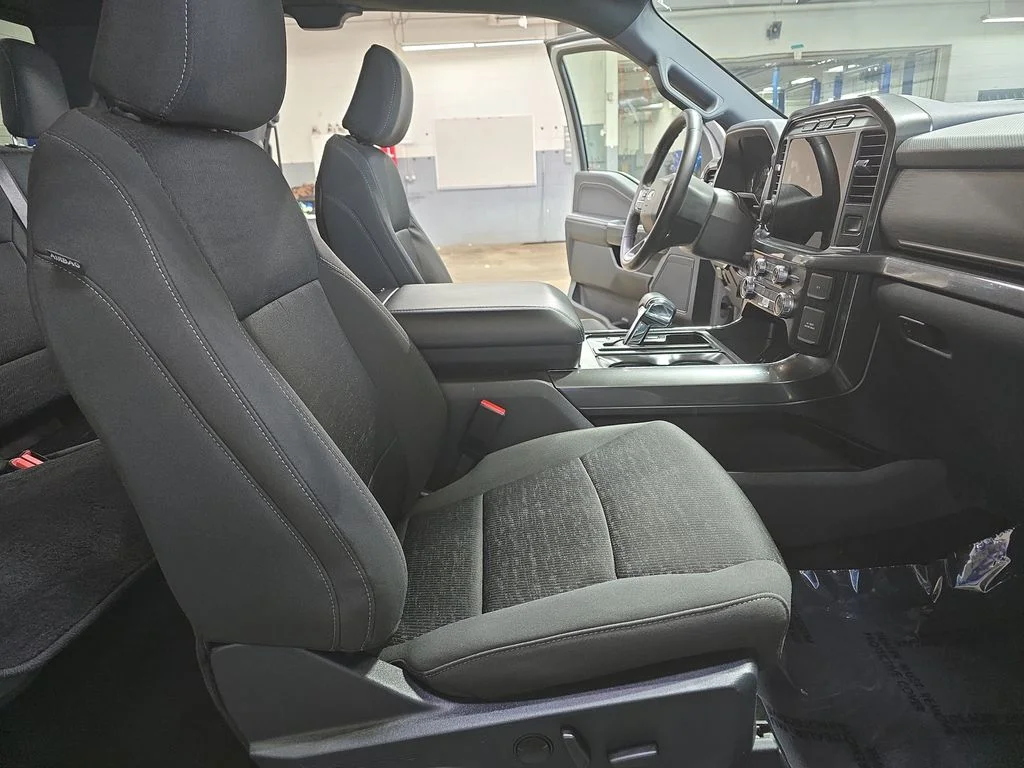 Used 2023 Avalanche Ford XLT image 12