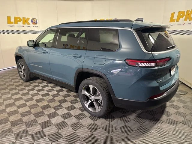 New 2026 Steel Blue Exterior Paint Jeep Limited image 6