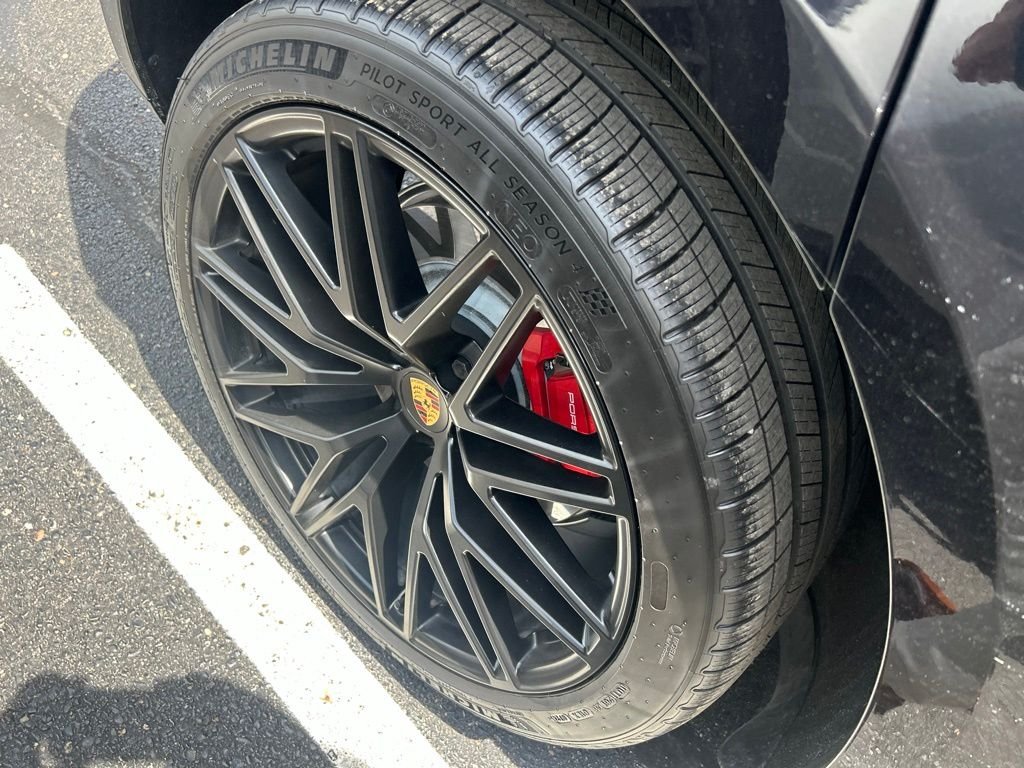Used 2023  Porsche GTS image 6