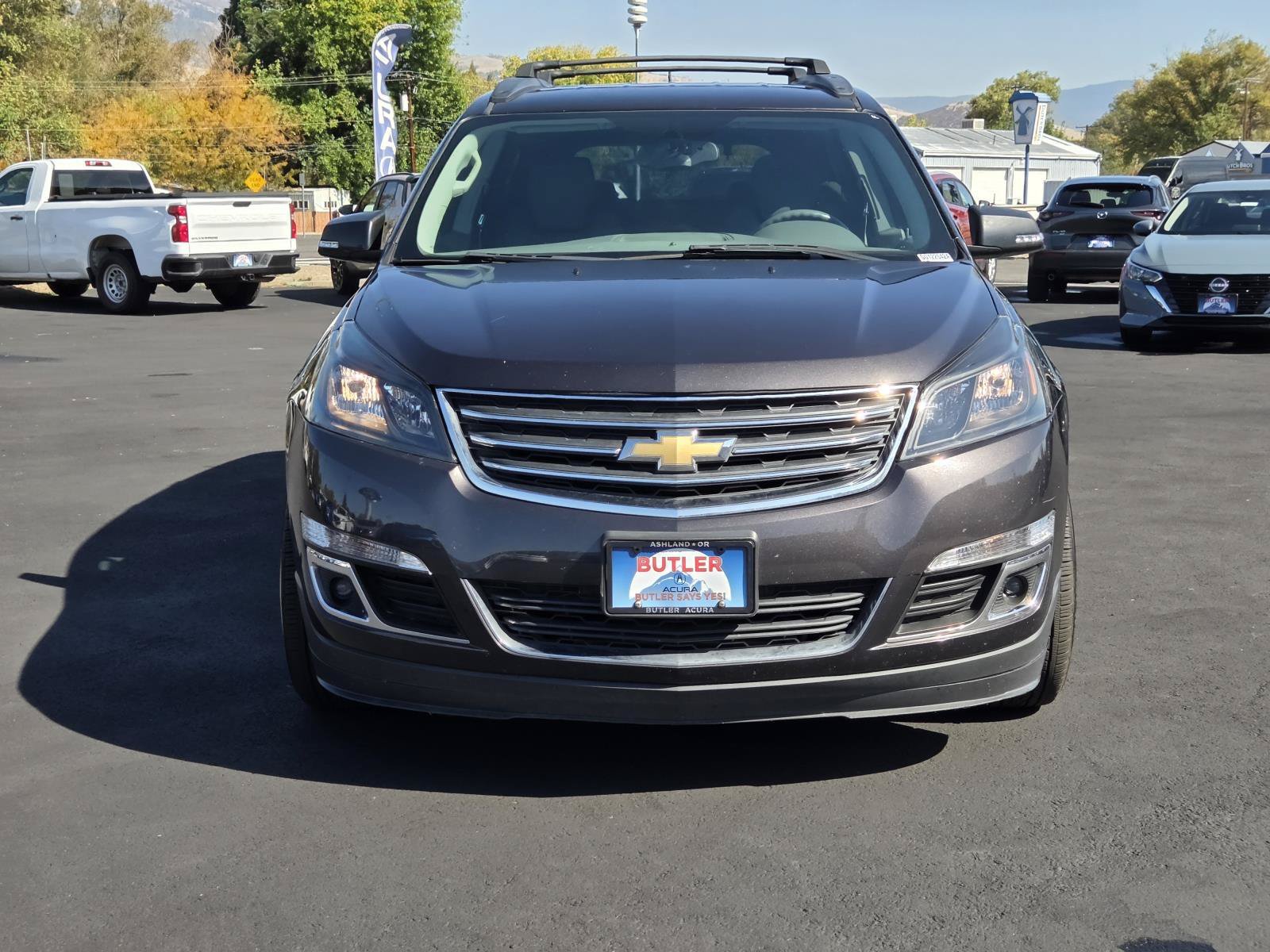 Used 2017 Chevrolet Traverse 1LT with VIN 1GNKRGKD7HJ202032 for sale in Ashland, OR