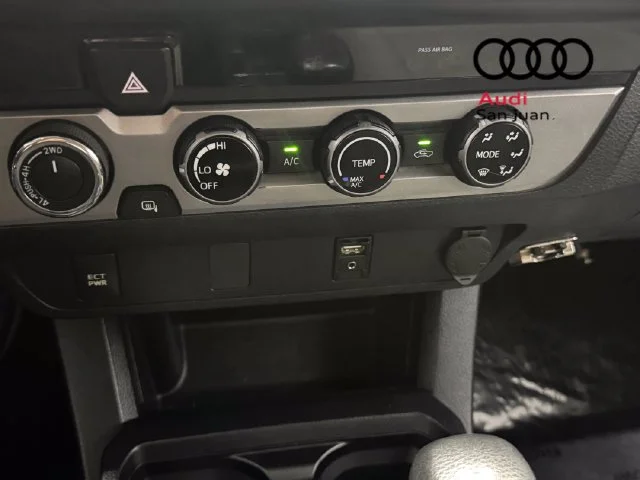 Used 2018 White Toyota SR image 21