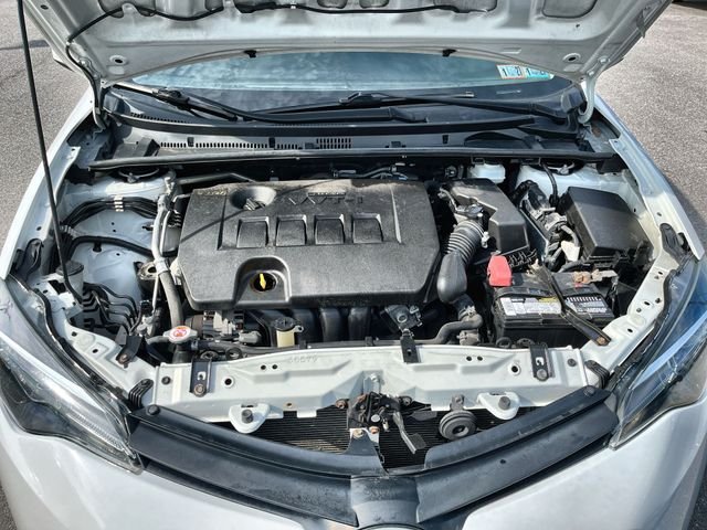 Used 2019 White Toyota LE image 19