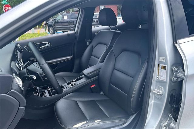 Used 2015 Silver Mercedes-Benz GLA 250 image 17